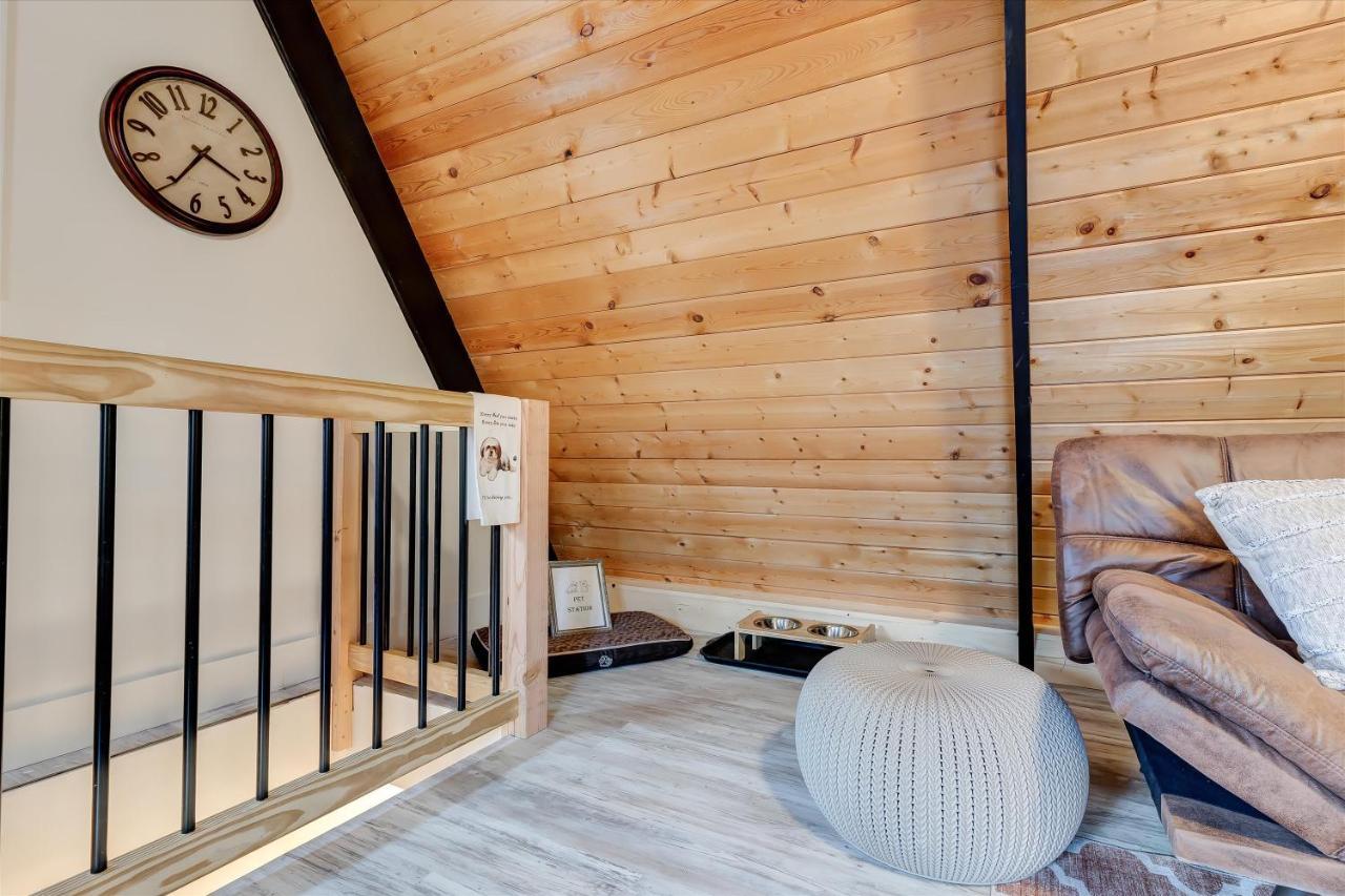 The Pet Friendly Cub Cabin Sevierville Exterior photo